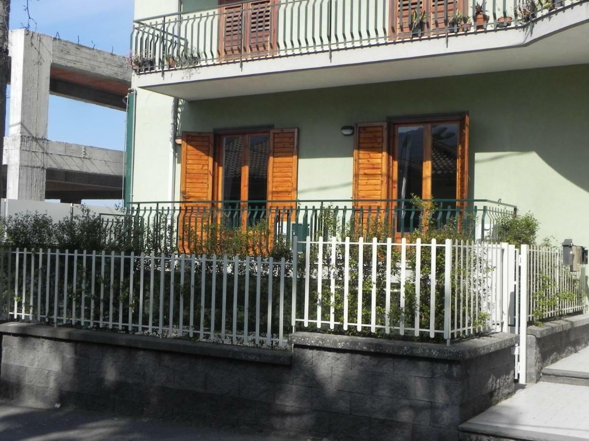 Holidays Home Sereleo Santa Venerina Exterior foto